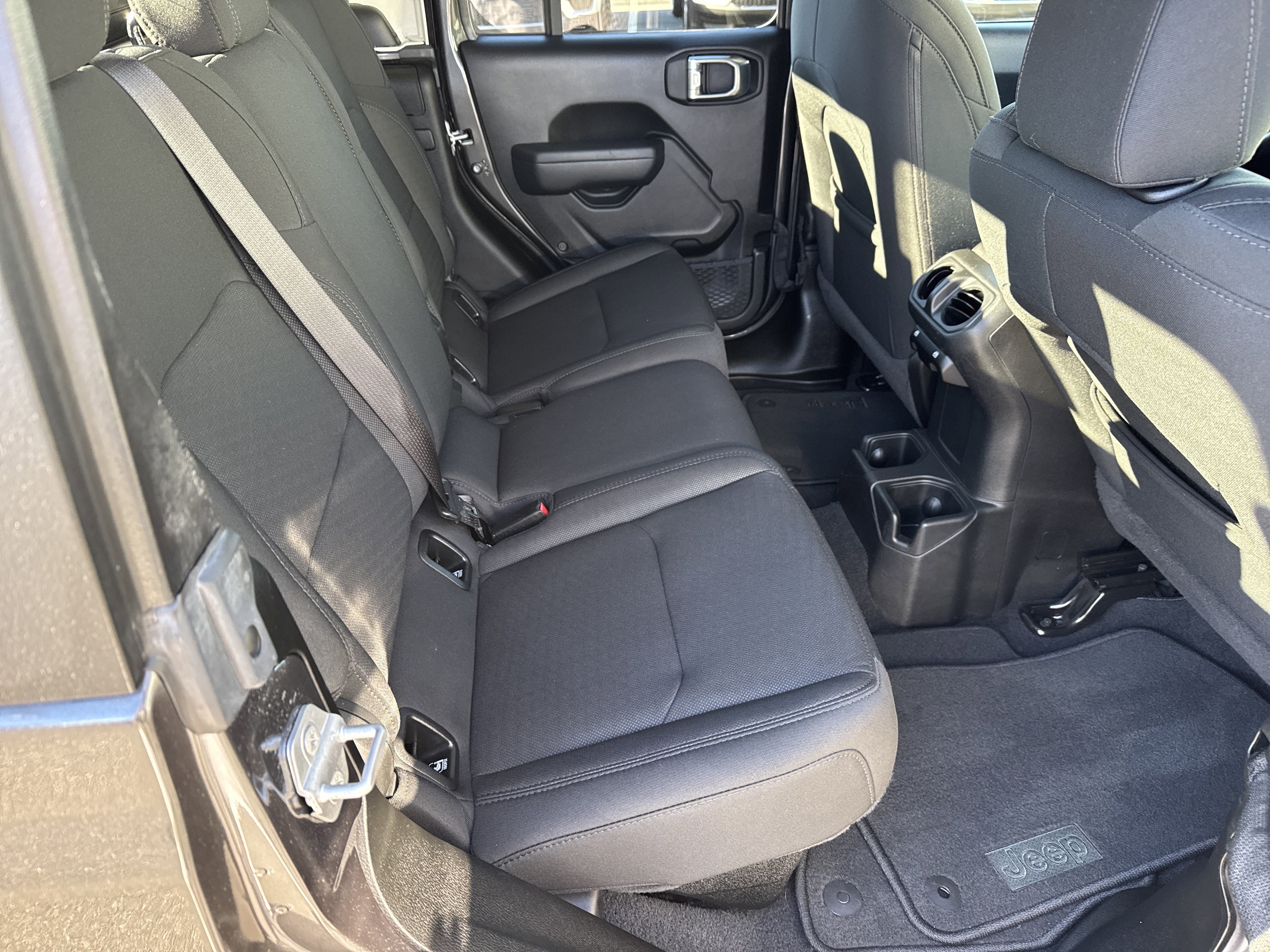 Used 2022 Jeep Gladiator Sport image 18