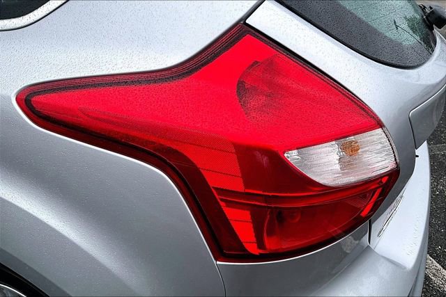 Used 2012 Ford Focus Titanium FWD image 23