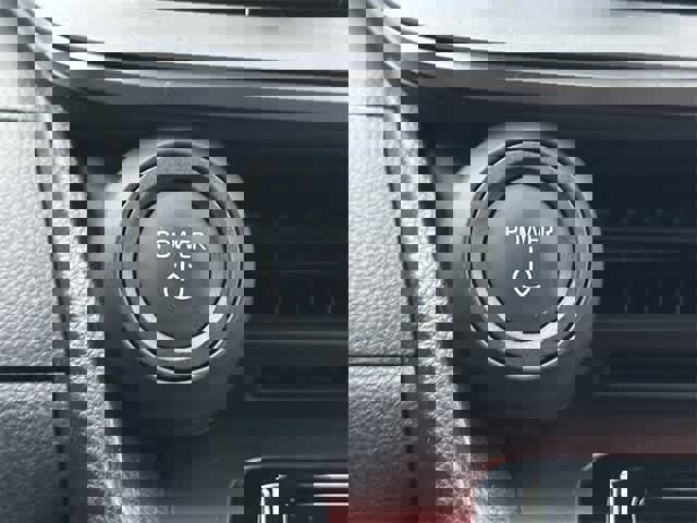 Used 2026 Toyota Prius Plug-In Hybrid image 10