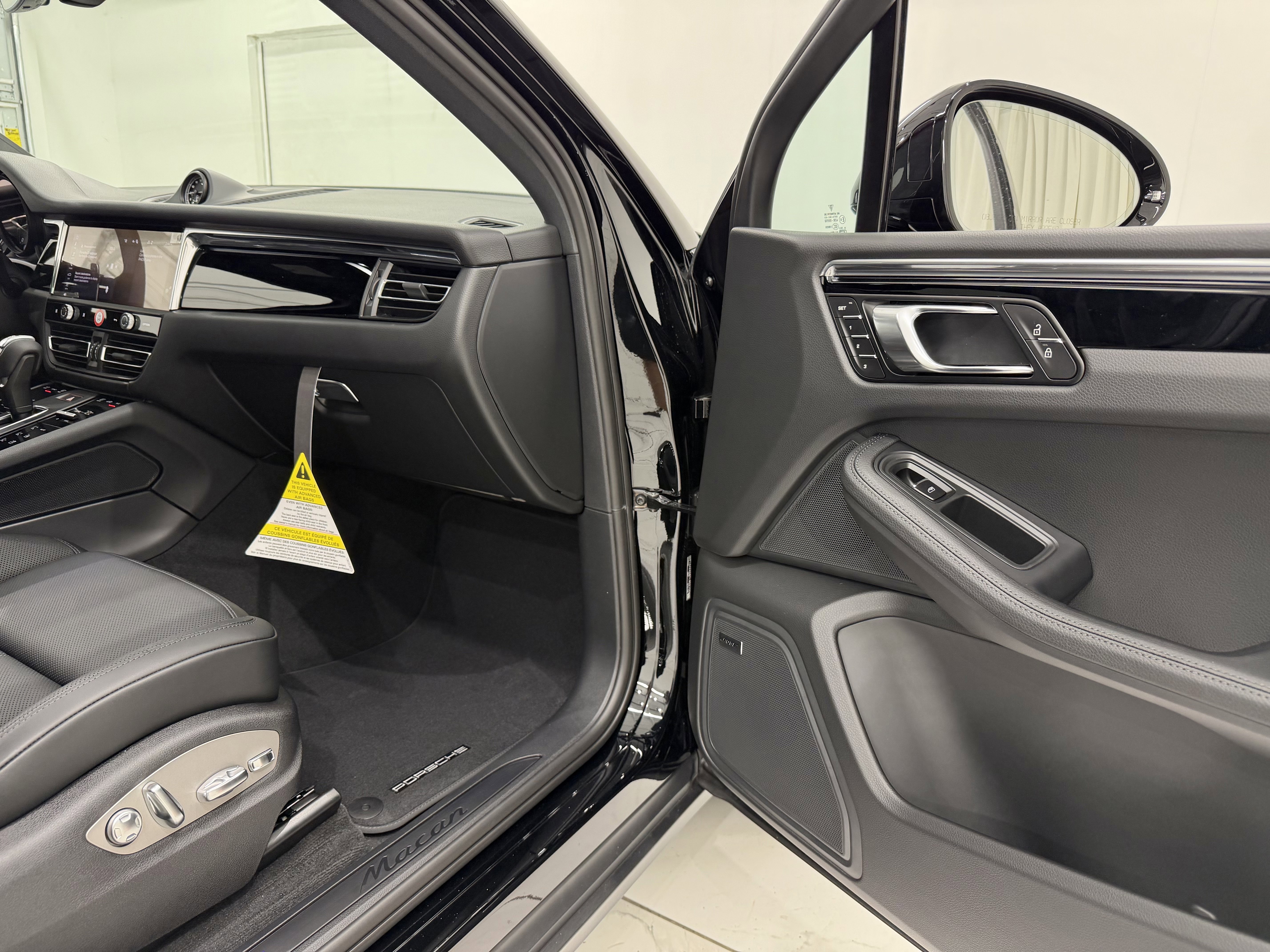 New 2026 Porsche Macan image 22