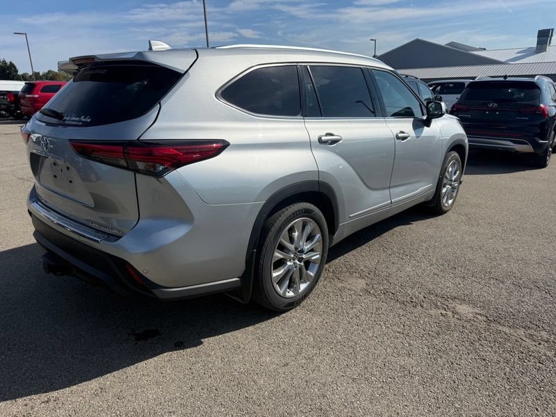 Used 2020 Toyota Highlander Limited AWD/4WD image 16