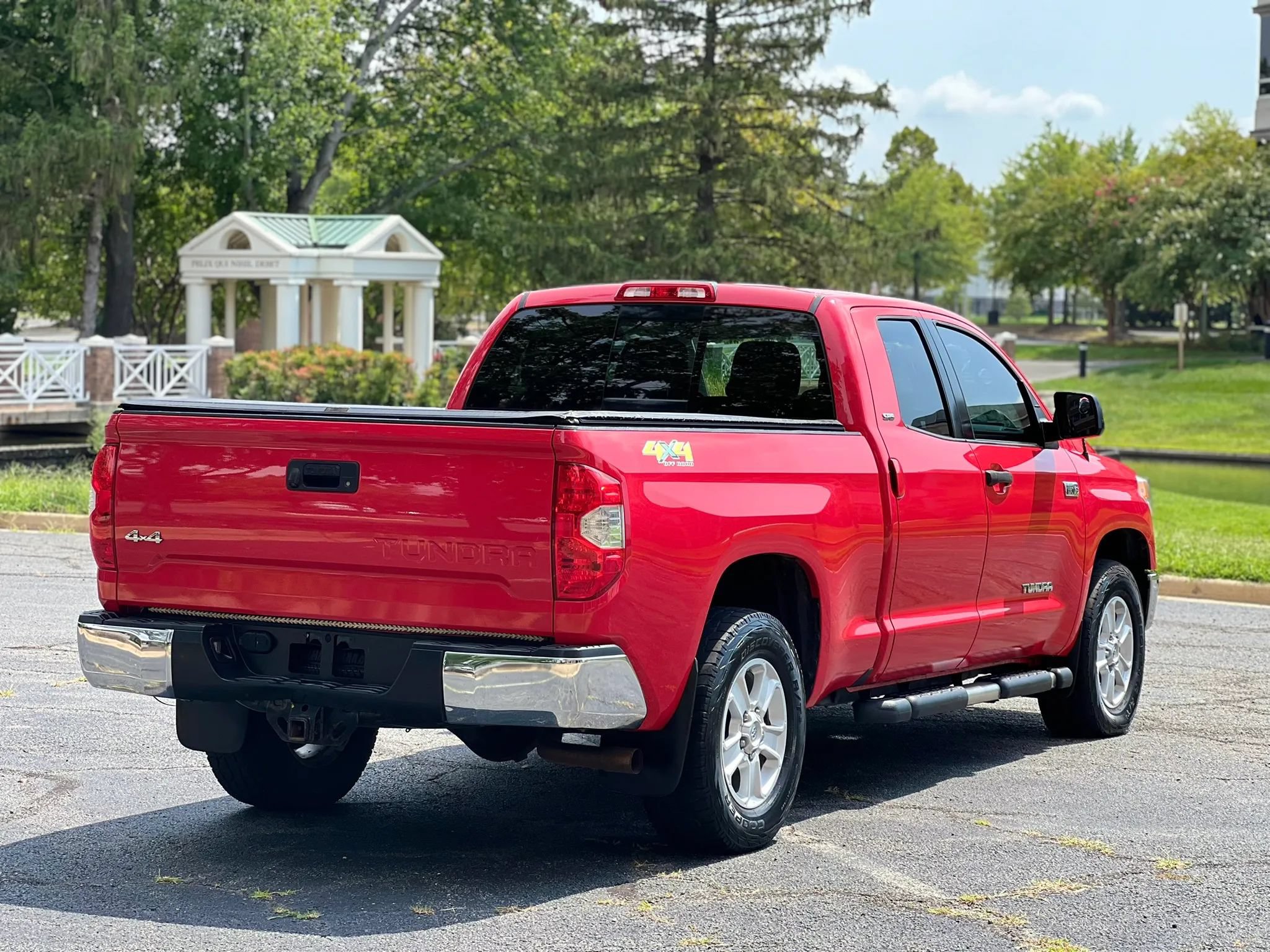 Used 2015 Toyota Tundra SR5 AWD/4WD image 5