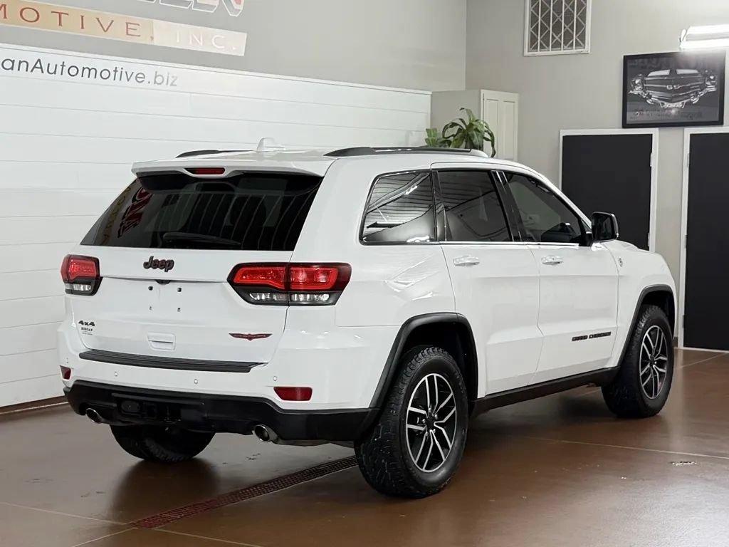Used 2021 Jeep Grand Cherokee Trailhawk AWD/4WD image 3