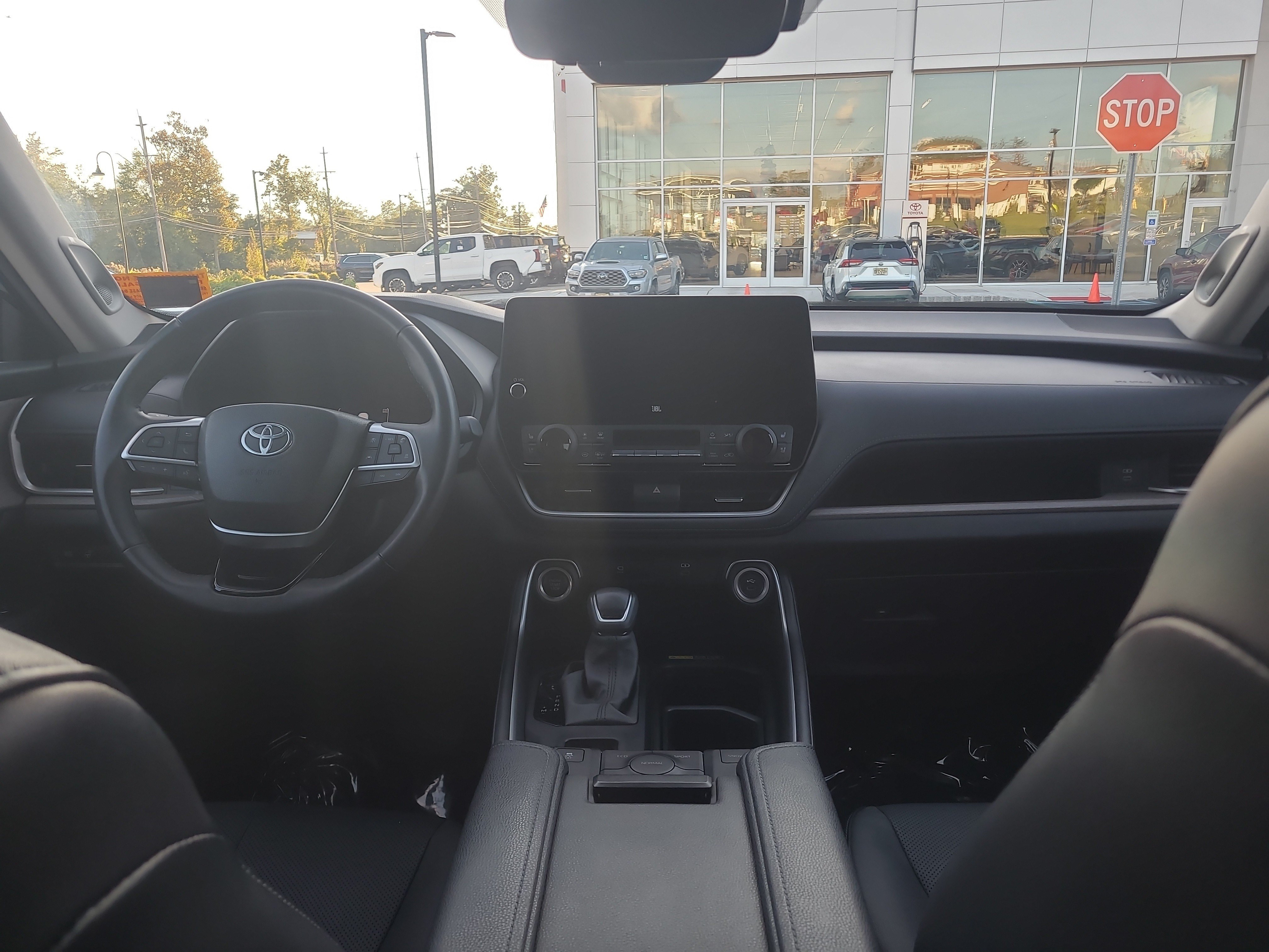 Certified 2024 Toyota Grand Highlander AWD image 18