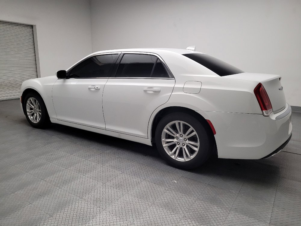 Used 2017 Chrysler 300 Limited image 3