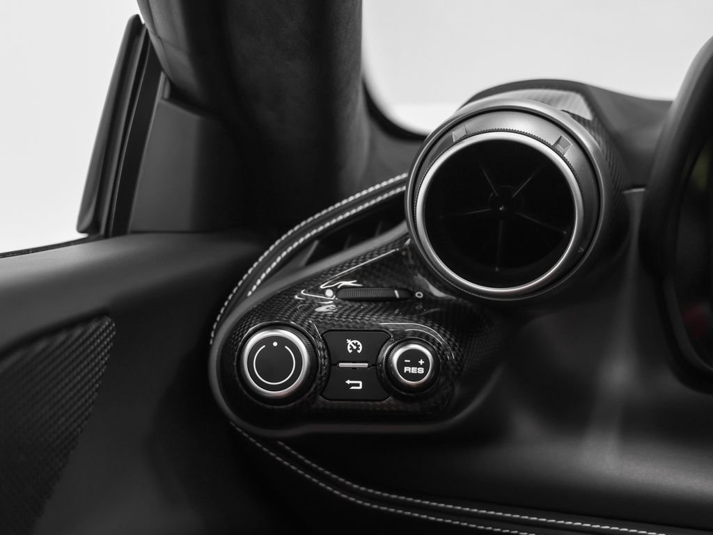 Certified 2022 Ferrari F8 Tributo RWD image 47