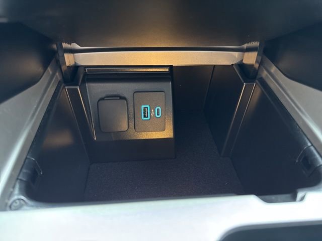 Certified 2024 Ford Explorer ST-Line w/ Class IV Trailer Tow Package AWD/4WD image 28