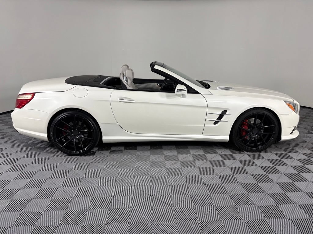 Used 2014 Mercedes-Benz SL 550 image 17
