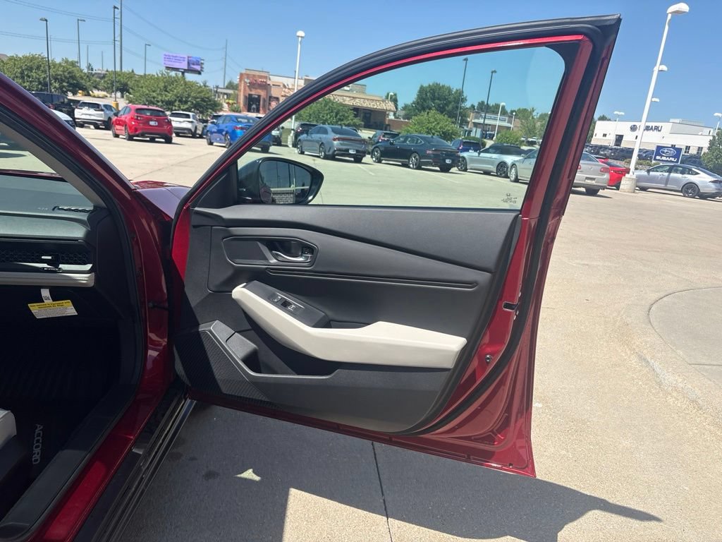 Certified 2025 Honda Accord SE image 23