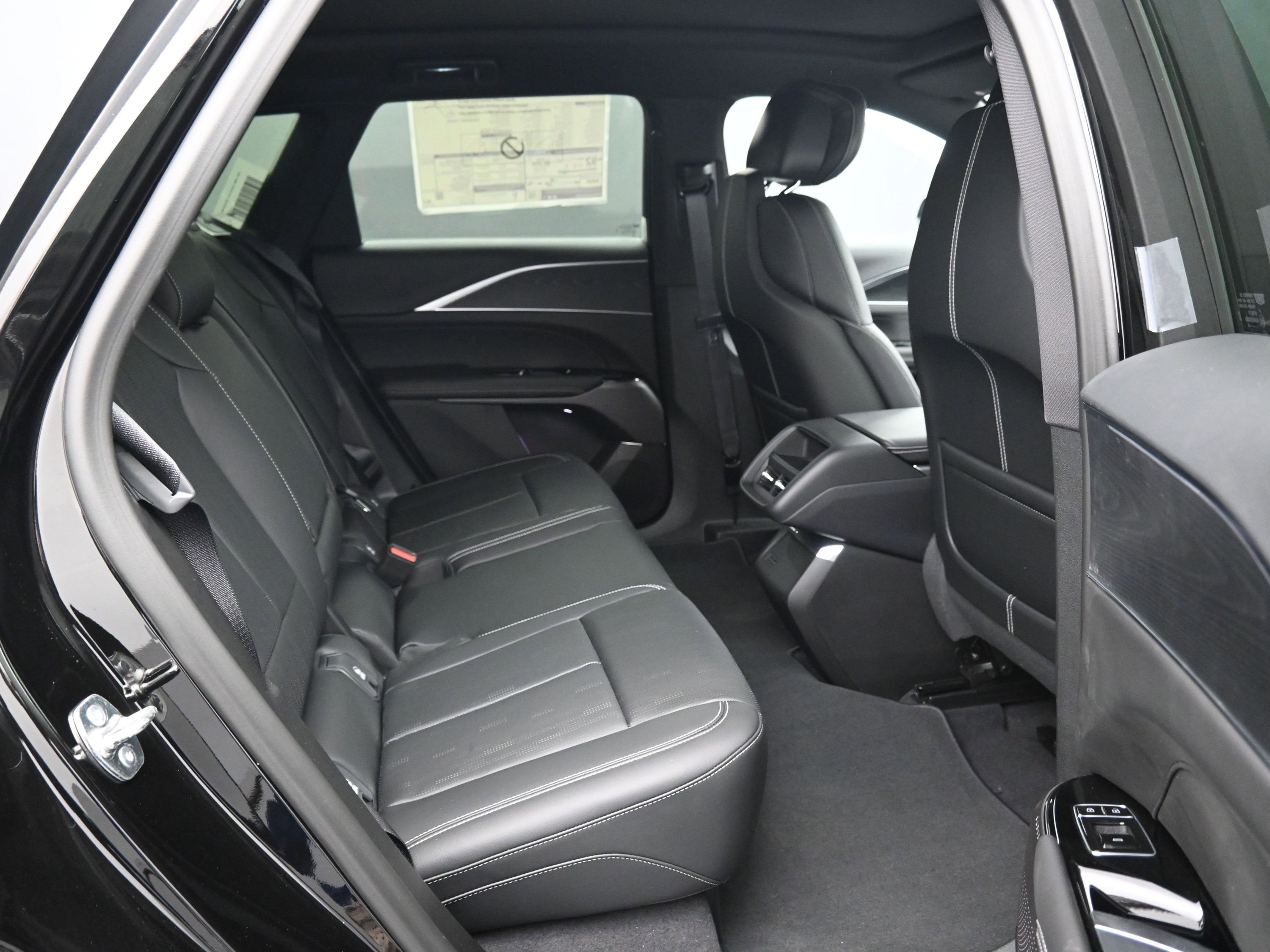 New 2025 Cadillac Lyriq Sport image 12