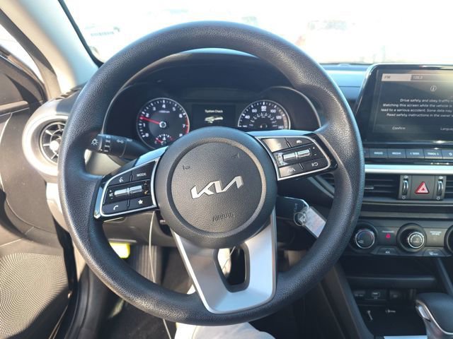 Used 2024 Kia Forte LXS image 9
