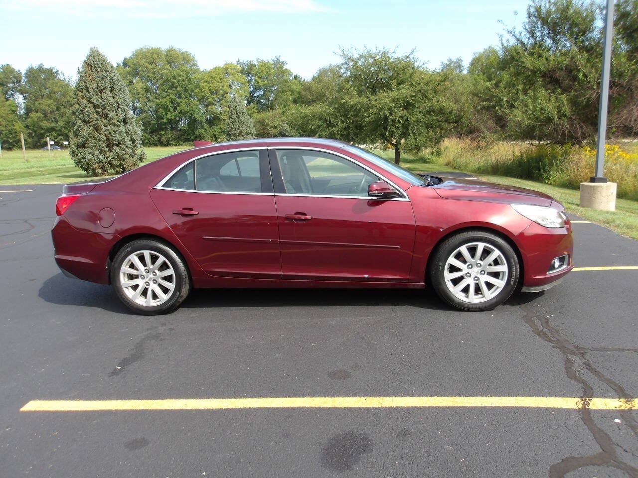 Used 2015 Chevrolet Malibu LT FWD image 2