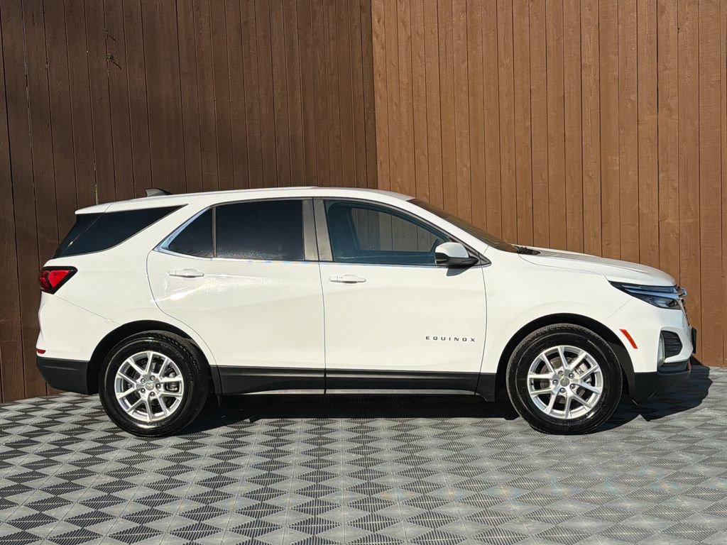 Used 2024 Chevrolet Equinox LT w/ LPO, Floor Liner Package image 12