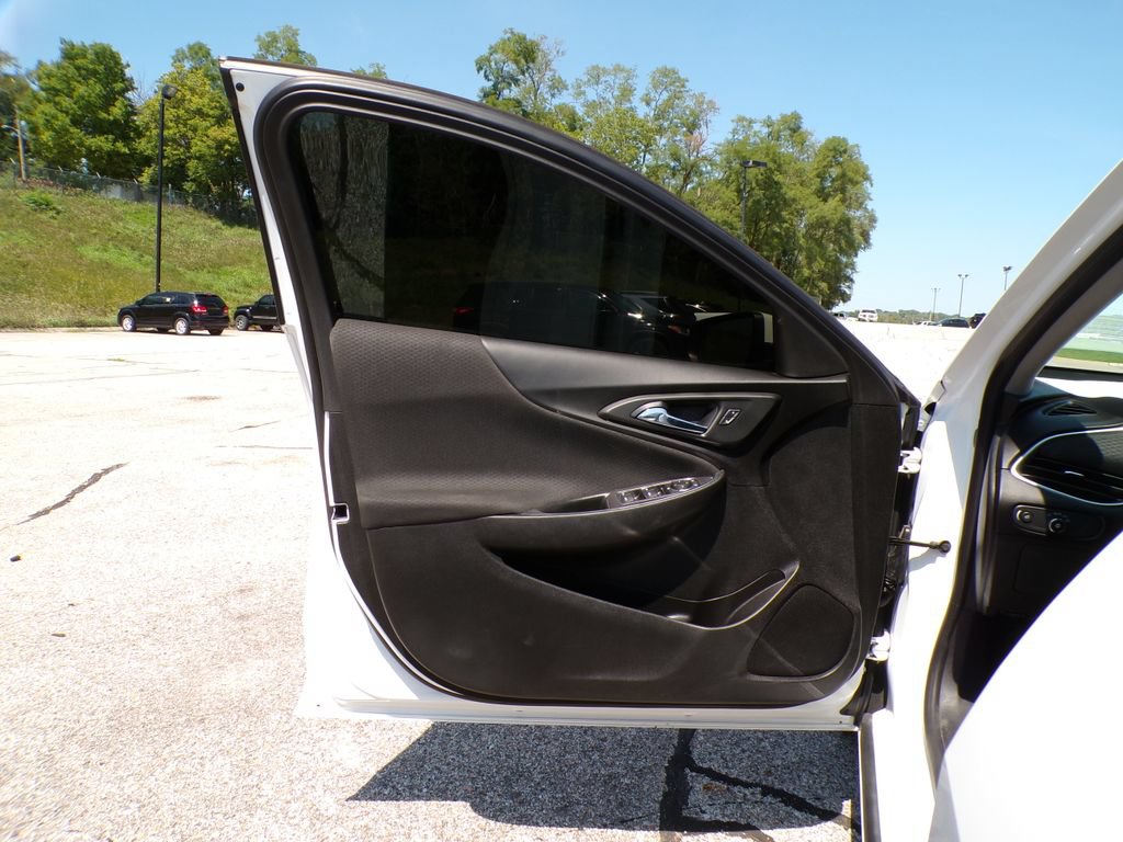 Used 2020 Chevrolet Malibu LT FWD image 23
