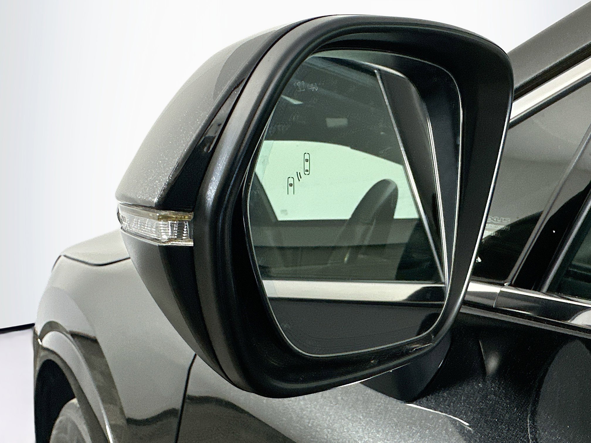 Used 2023 Lexus RX 350 Premium w/ Accessory Package FWD image 16