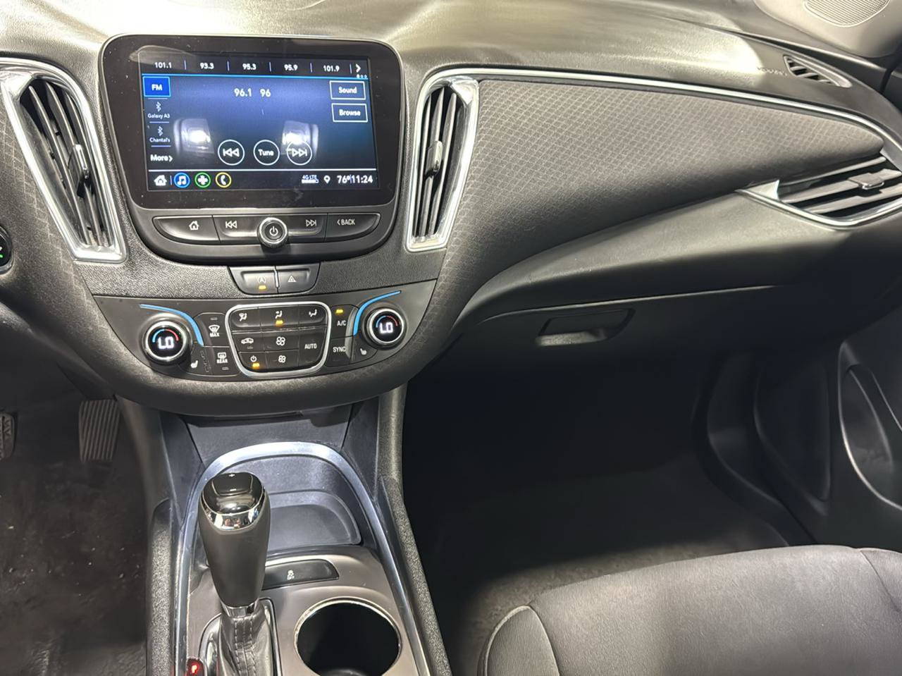 Used 2020 Chevrolet Malibu LT FWD image 18
