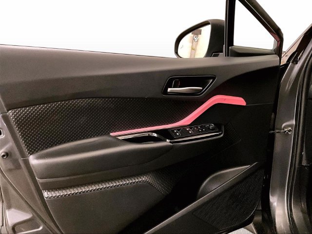 Used 2019 Toyota C-HR XLE FWD image 22