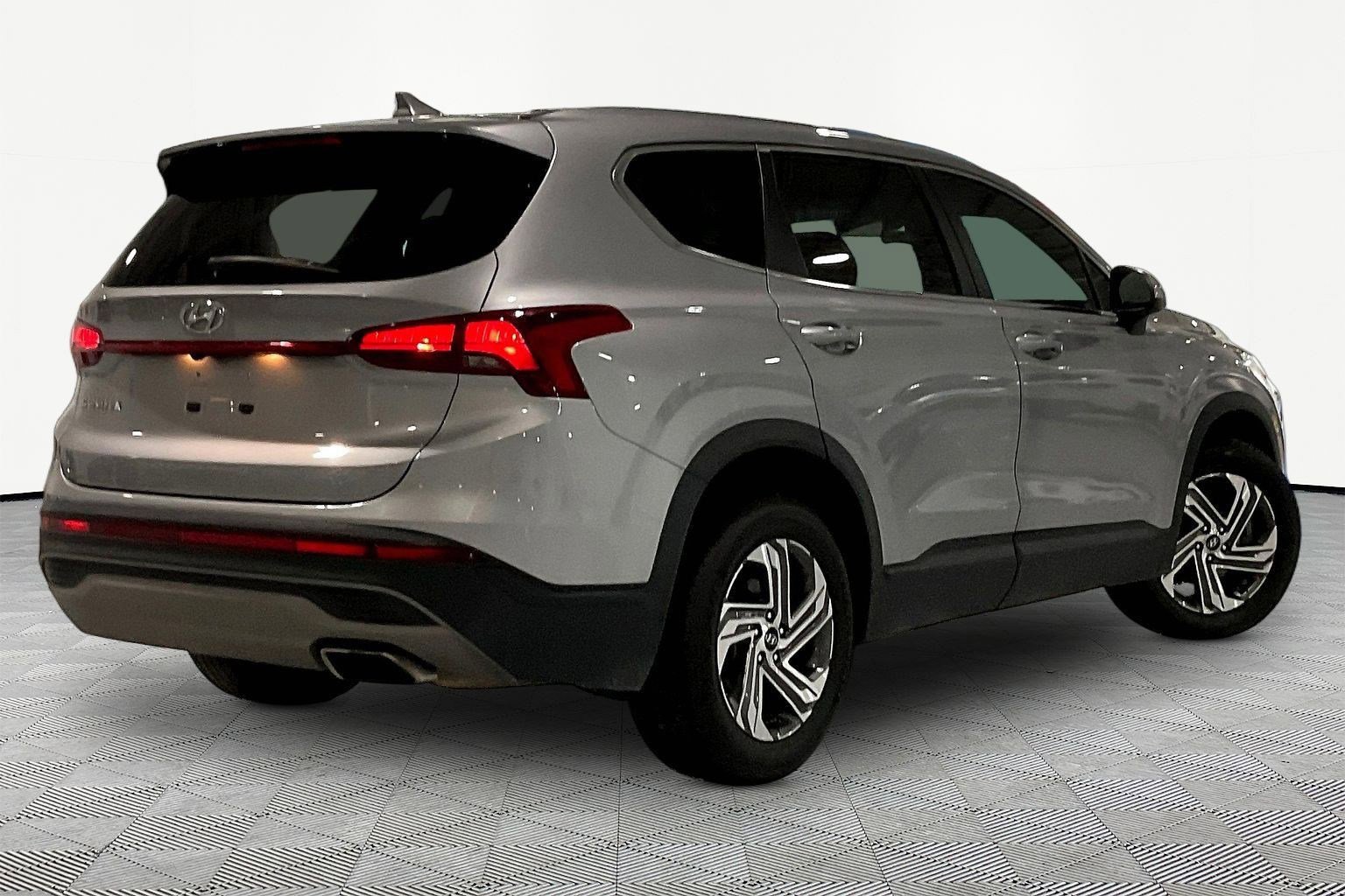 Used 2022 Hyundai Santa Fe SE FWD image 6