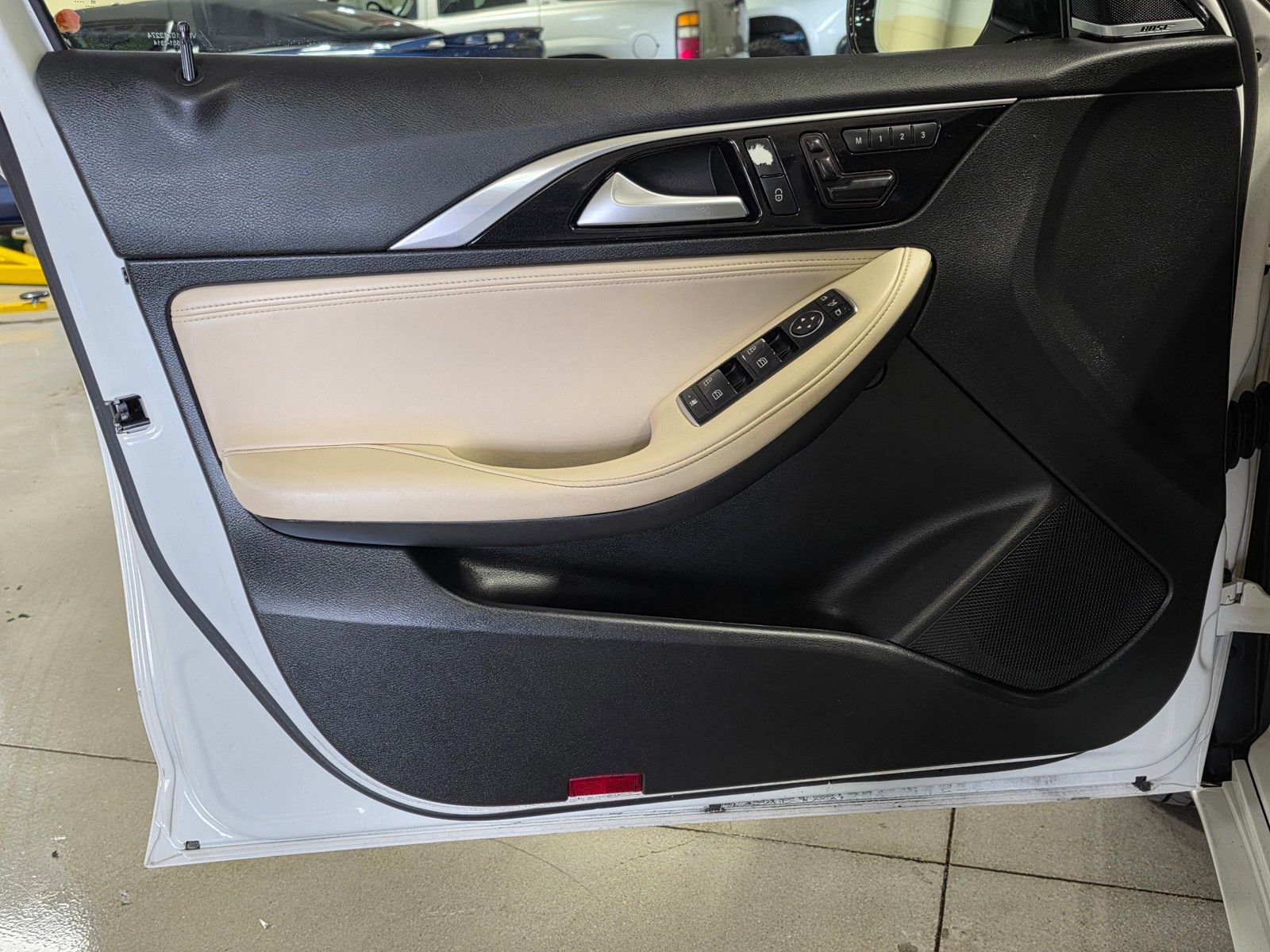 Used 2017 INFINITI QX30 Premium w/ Navigation Package FWD image 20