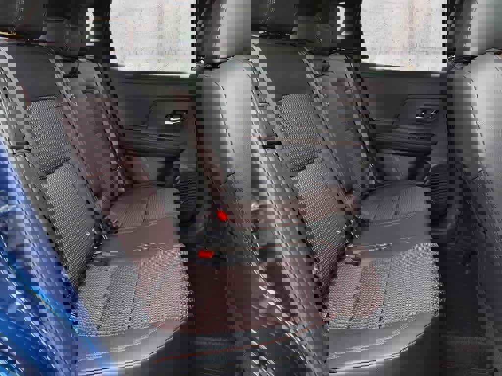 New 2025 Nissan Kicks SR image 7