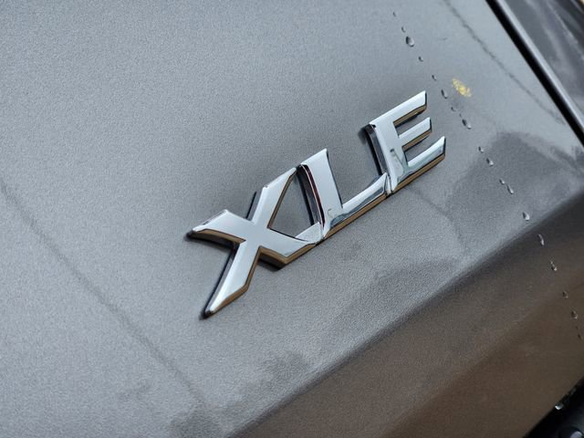 New 2026 Toyota Sienna XLE FWD image 9