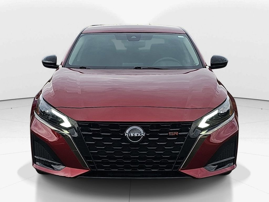 Used 2023 Nissan Altima 2.5 SR FWD image 12