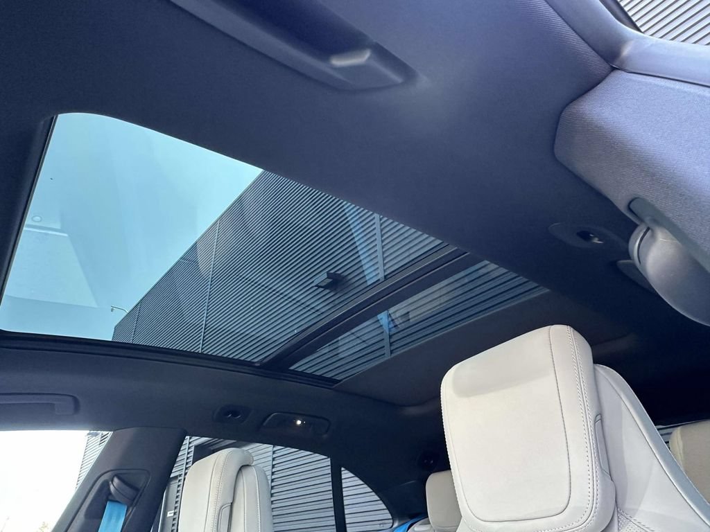 New 2026 Porsche Macan 4 Electric AWD/4WD image 13
