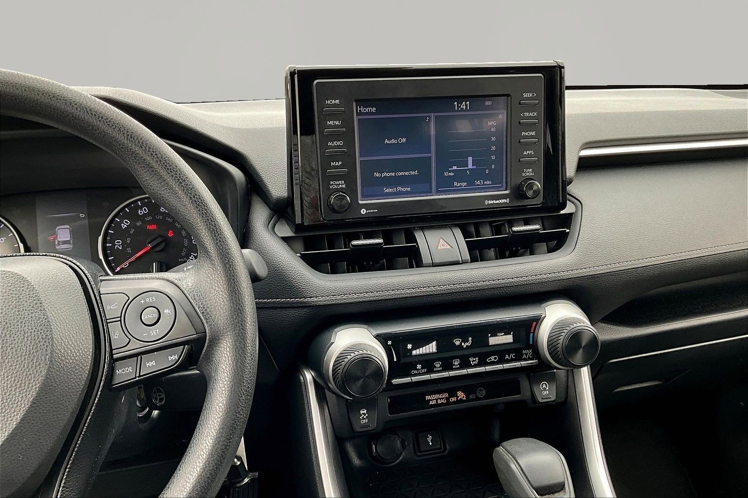 Used 2021 Toyota RAV4 LE image 10