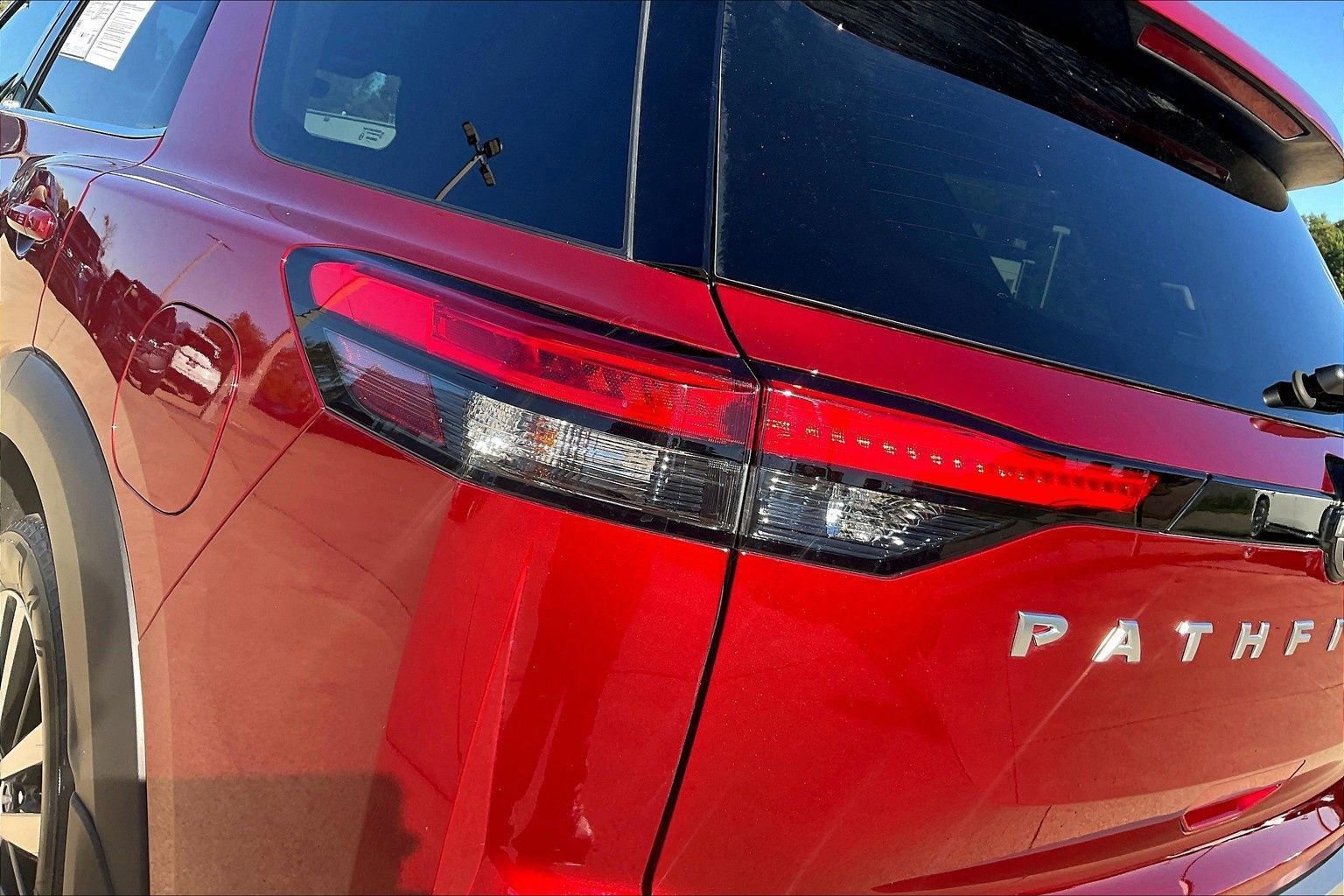 Certified 2024 Nissan Pathfinder Platinum w/ Cargo Package image 39