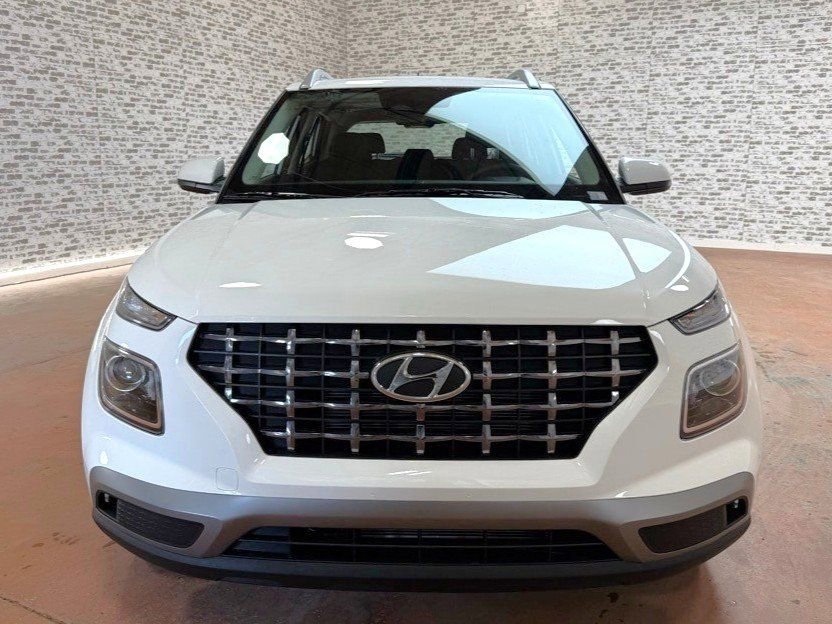 New 2026 Hyundai Venue SEL FWD image 2