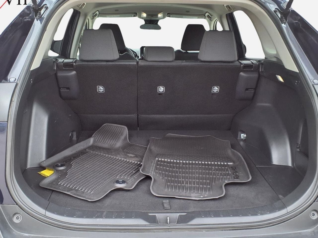 Used 2025 Toyota RAV4 XLE AWD/4WD image 5