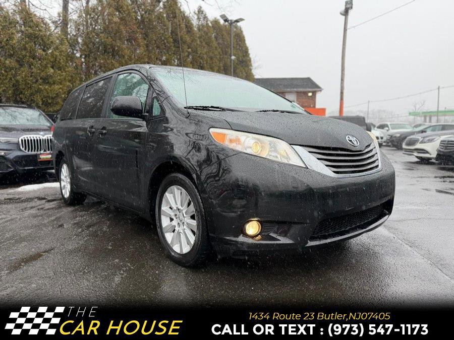 Used 2013 Toyota Sienna XLE image 6