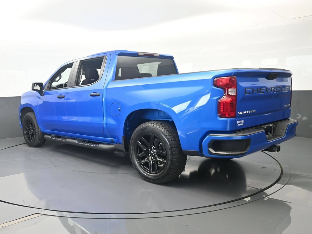Used 2025 Chevrolet Silverado 1500 Custom w/ Turbomax Blackout Package RWD image 4