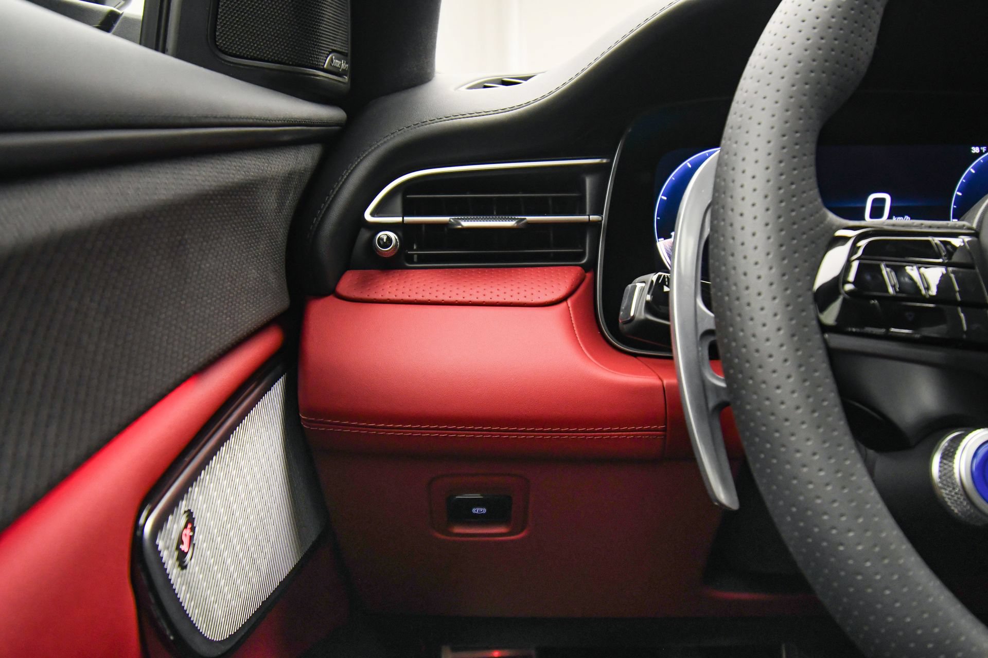 Used 2025 Maserati Grecale Modena AWD/4WD image 34