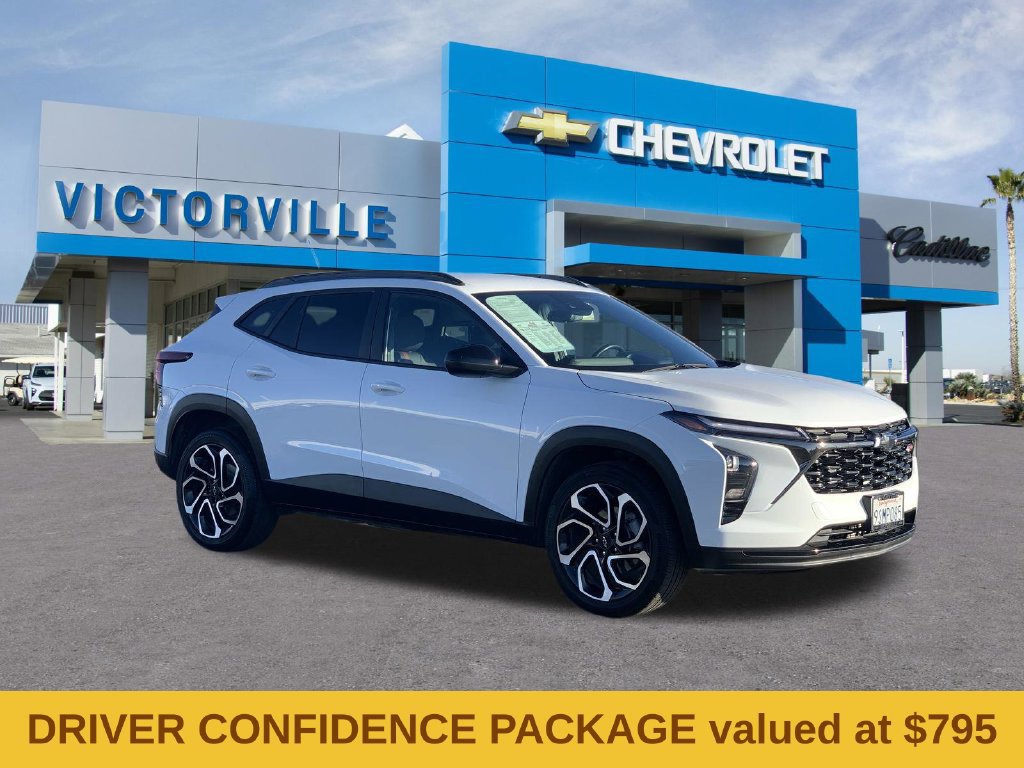 Used 2025 Chevrolet Trax RS w/ Driver Confidence Package FWD image 3