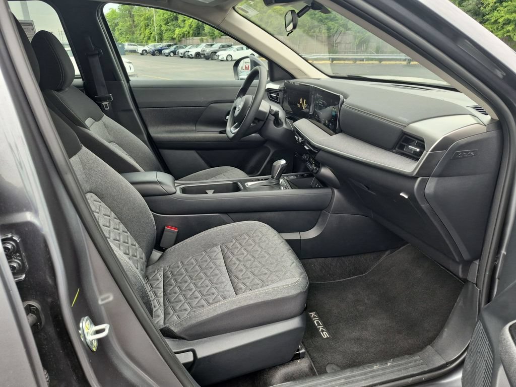 Used 2026 Nissan Kicks SV AWD/4WD image 29