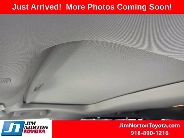 Used 2020 Toyota Highlander XLE FWD image 11