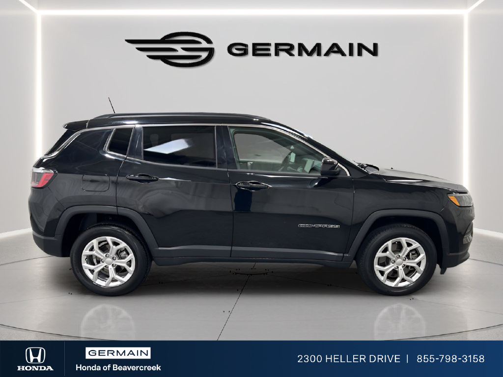 Used 2024 Jeep Compass Latitude AWD/4WD image 9