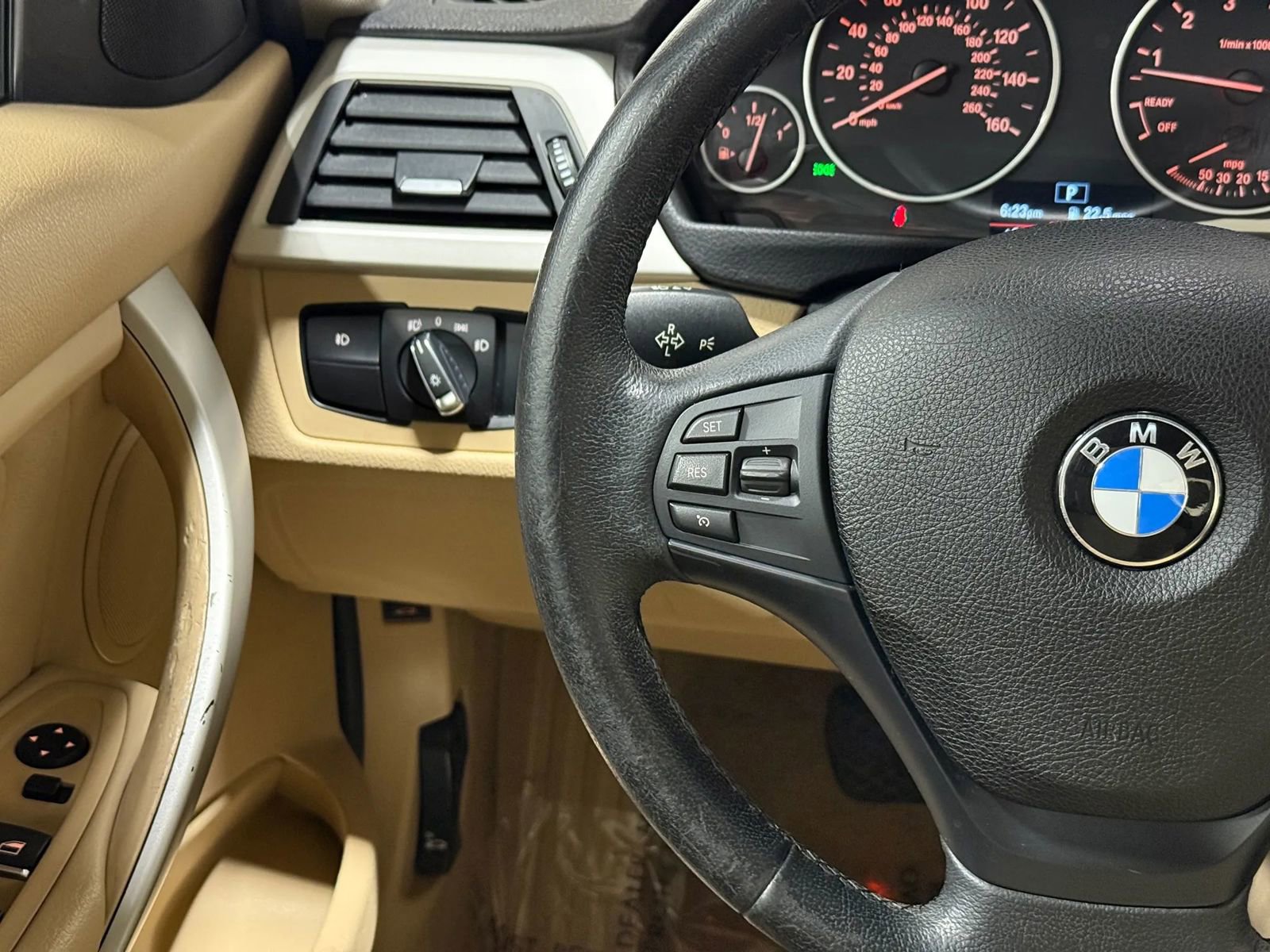 Used 2016 BMW 320i Sedan RWD image 27