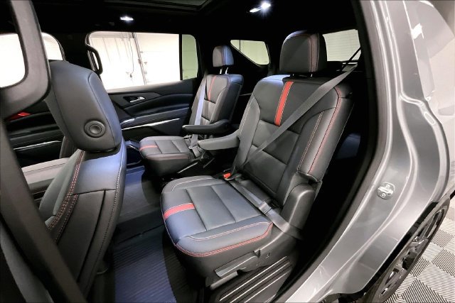 Used 2025 Chevrolet Traverse RS w/ LPO, Floor Liner Package AWD/4WD image 25