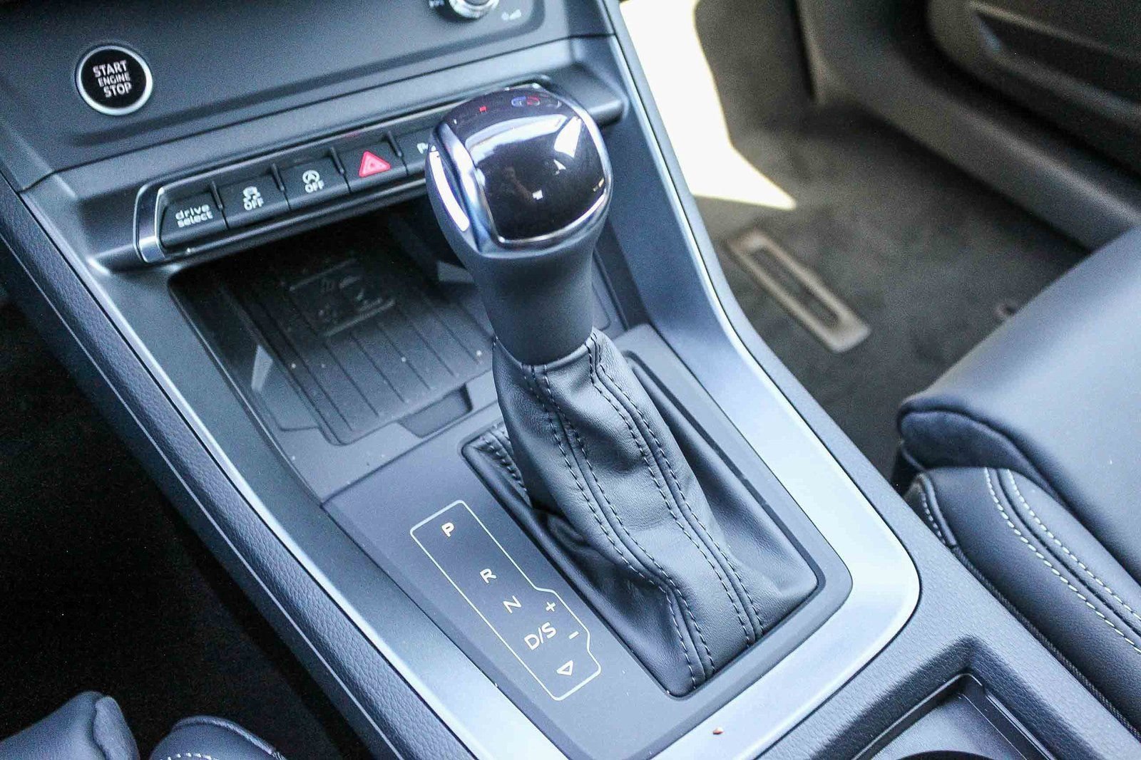 Used 2025 Audi Q3 2.0T Premium w/ Convenience Package AWD/4WD image 24