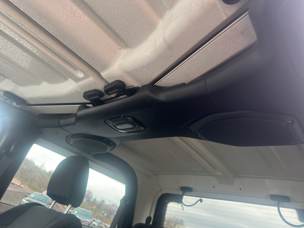 Used 2021 Jeep Wrangler Sport S image 12