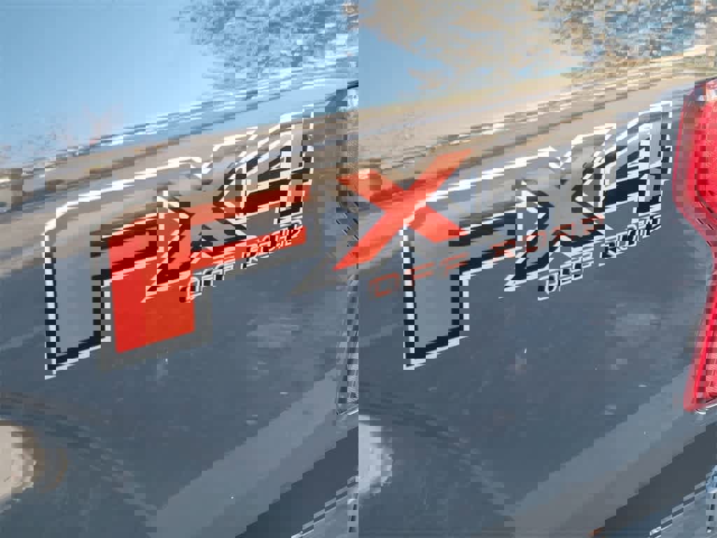 Certified 2017 Ford F150 XLT w/ Equipment Group 302A Luxury image 5