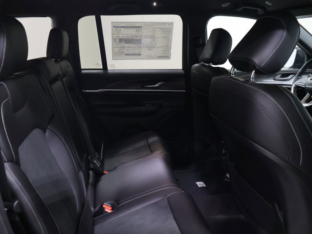 New 2026 Jeep Grand Cherokee Laredo image 14