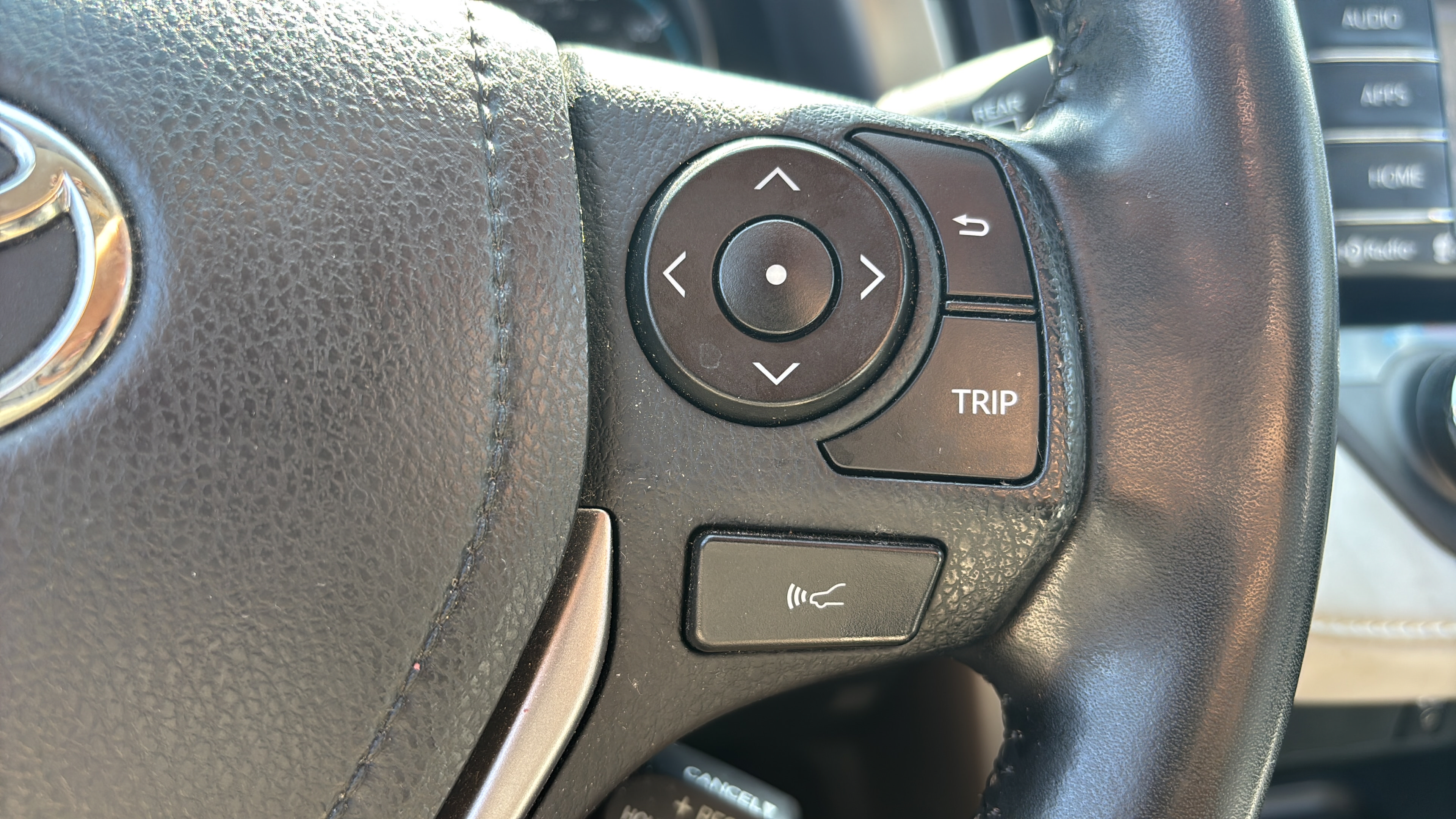 Used 2017 Toyota RAV4 XLE AWD/4WD image 24