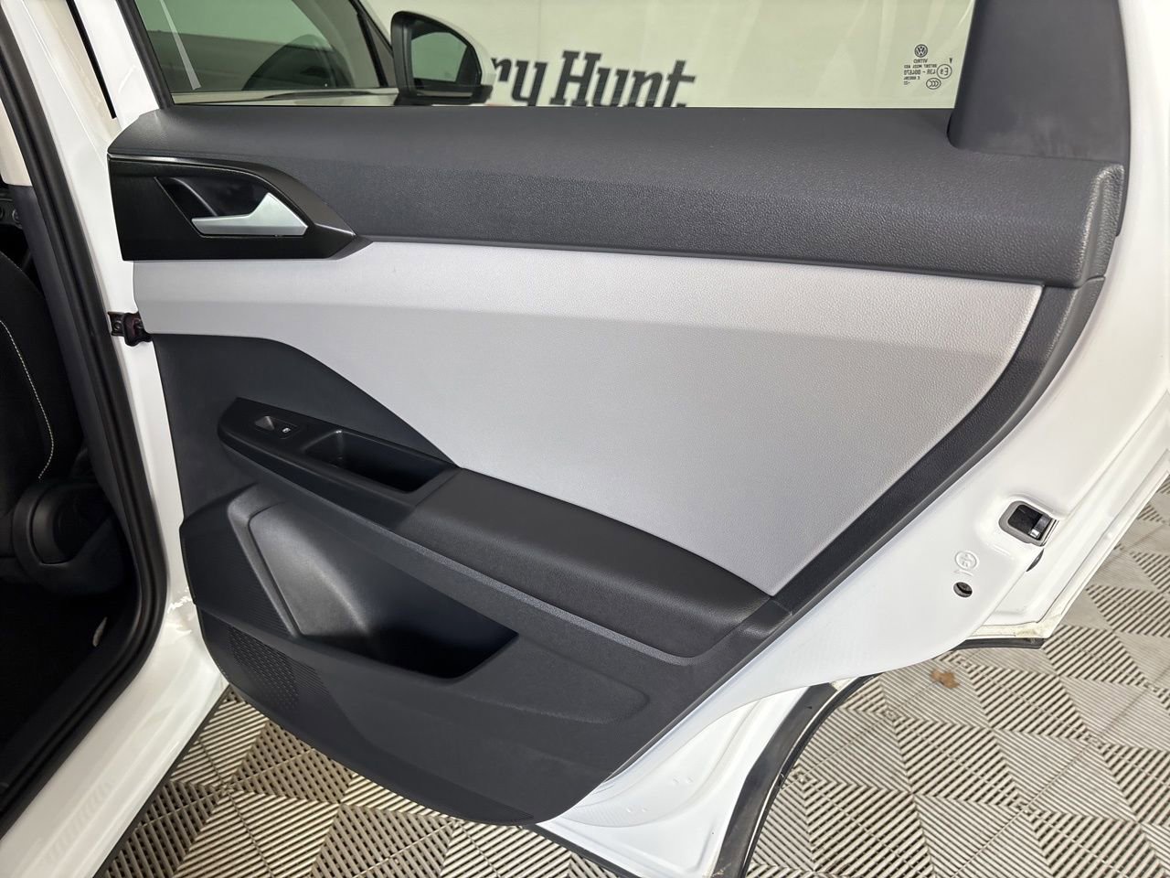 Used 2022 Volkswagen Taos SE w/ Panoramic Sunroof Package image 25