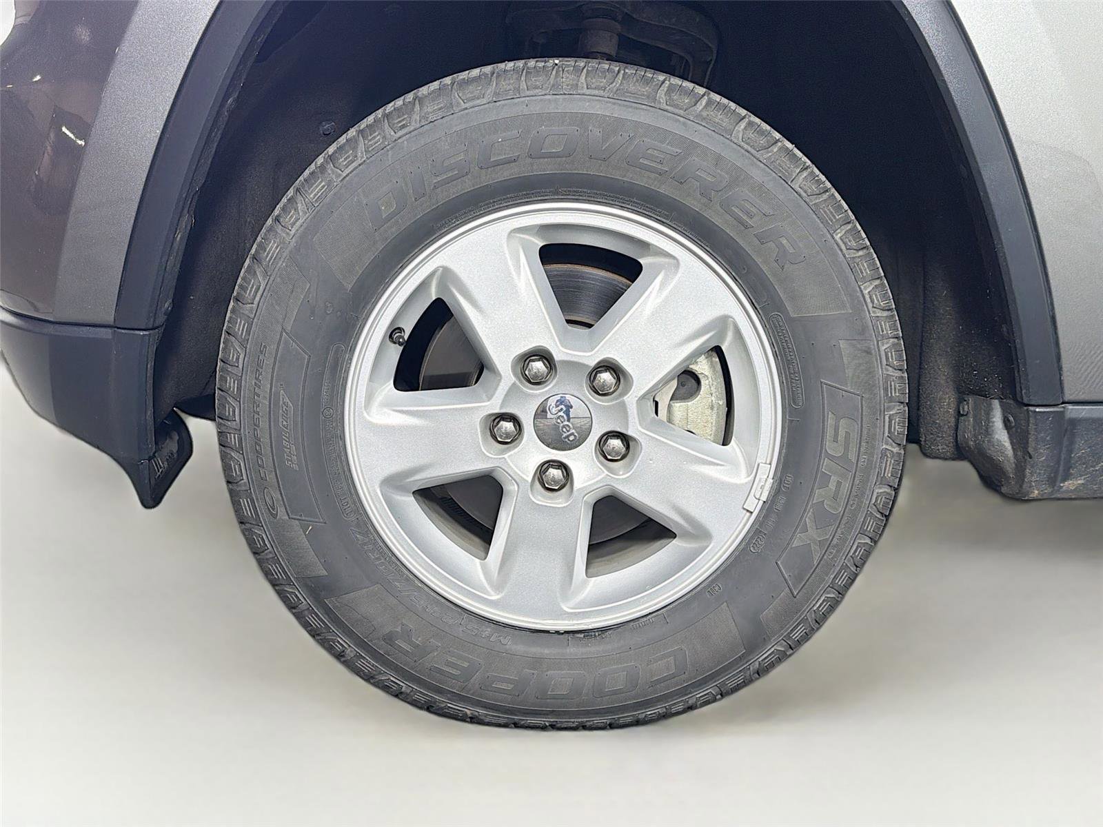 Used 2012 Jeep Grand Cherokee Laredo w/ Laredo E Group image 28