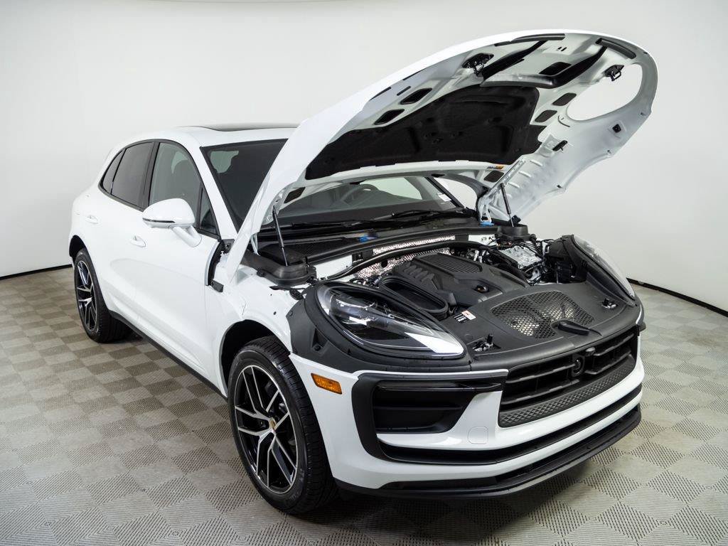 New 2026 Porsche Macan AWD/4WD image 34
