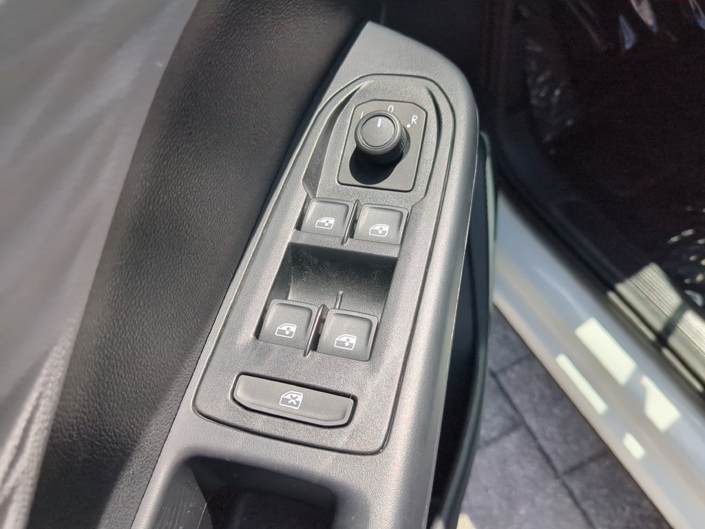 Certified 2023 Volkswagen Taos S FWD image 16