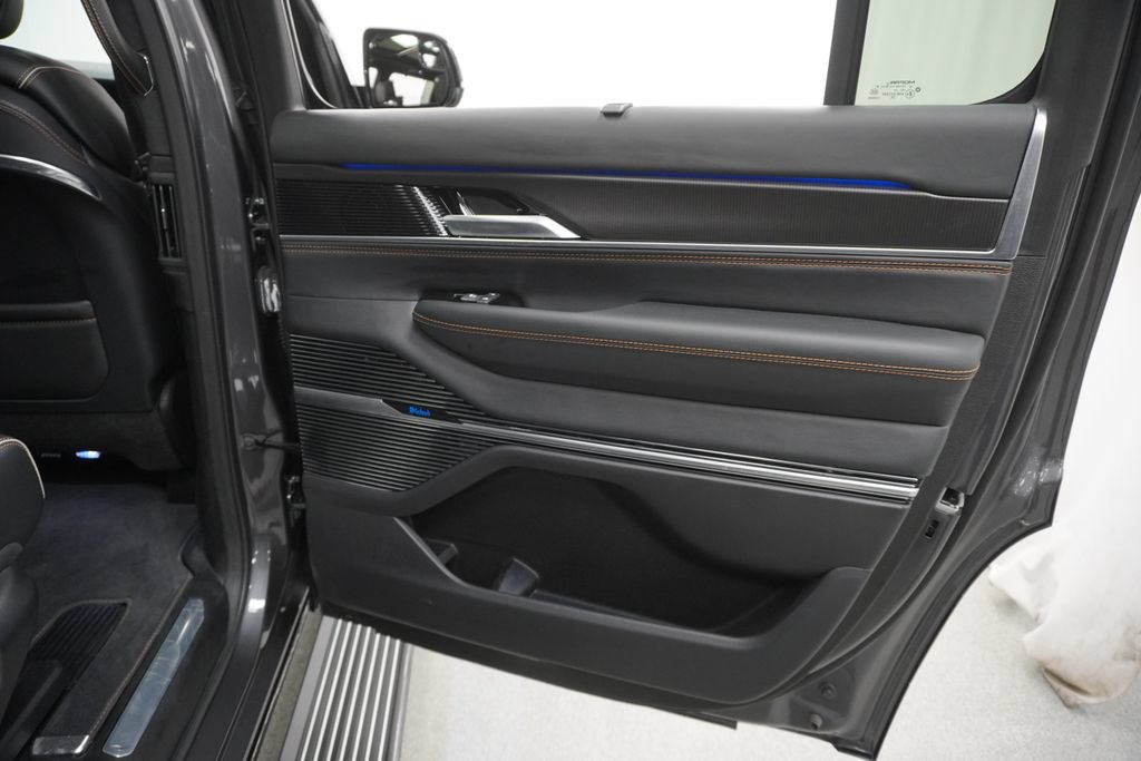 Certified 2025 Jeep Grand Wagoneer Series III w/ Rear Seat Video Group 1 AWD/4WD image 48